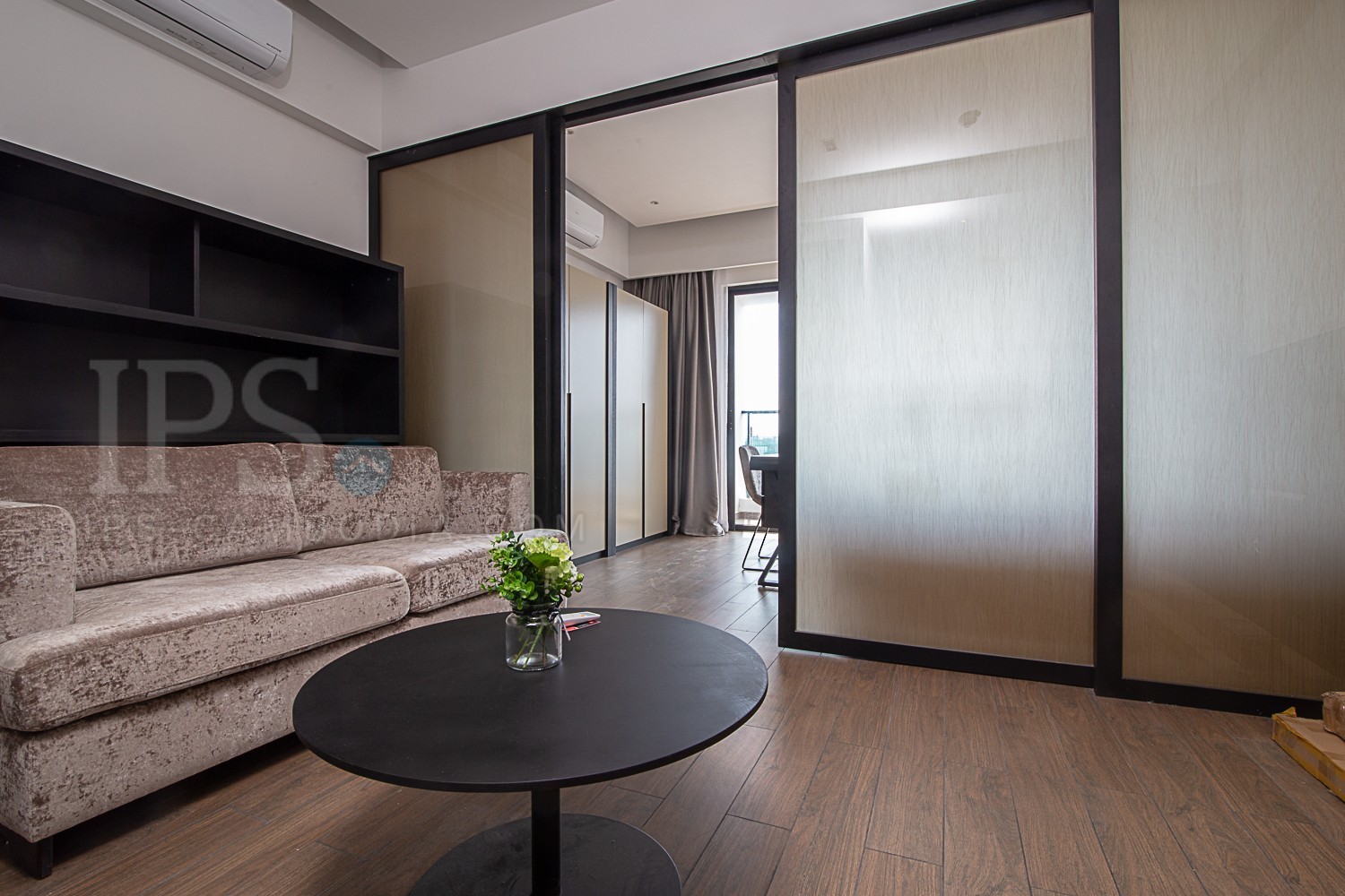 Studio Condo For Rent - Tonle Bassac, Phnom Penh - Image 5