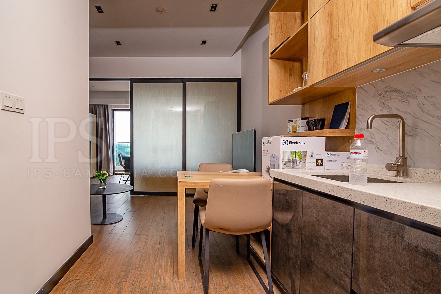 Studio Condo For Rent - Tonle Bassac, Phnom Penh - Image 6