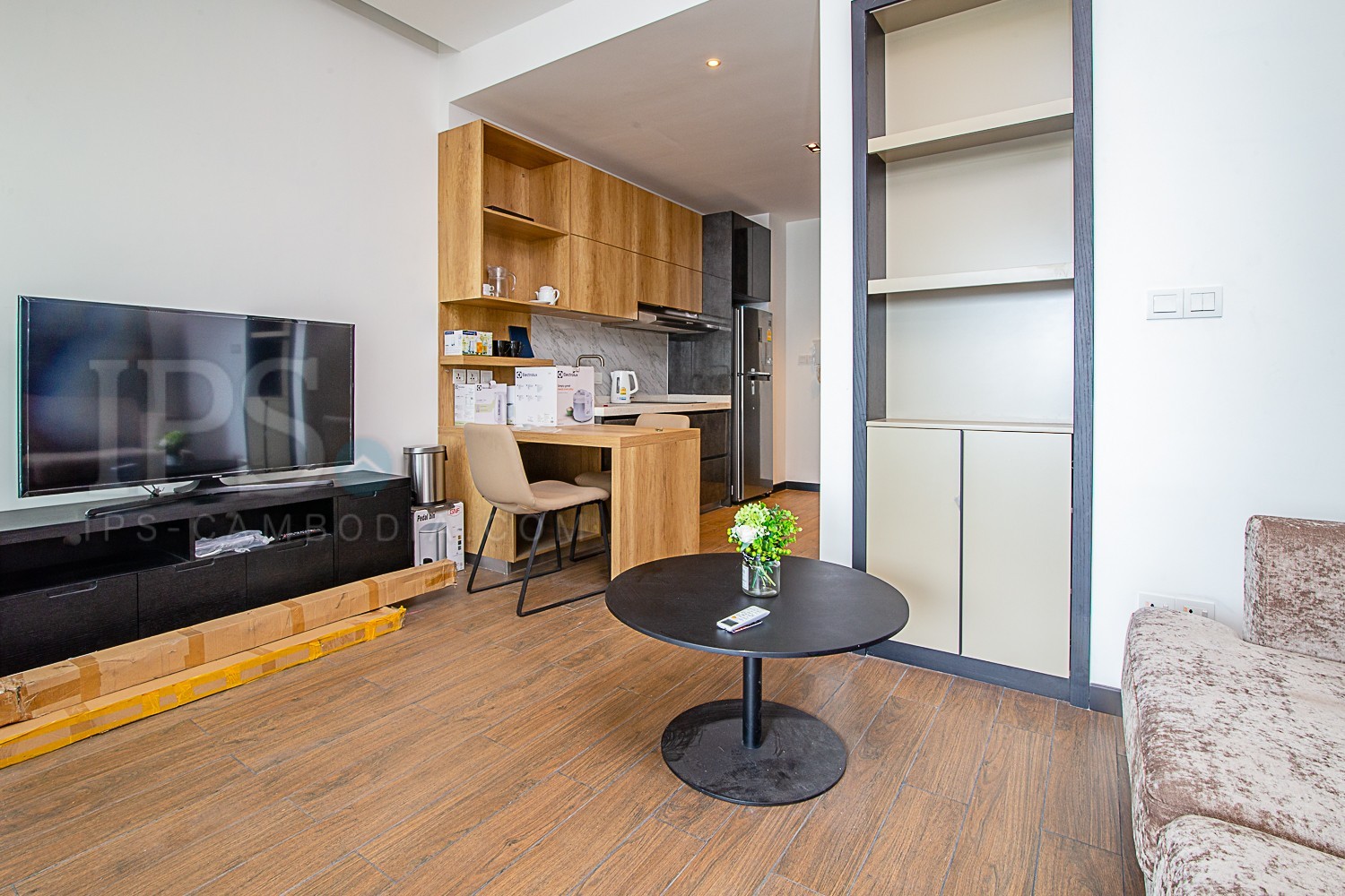 Studio Condo For Rent - Tonle Bassac, Phnom Penh