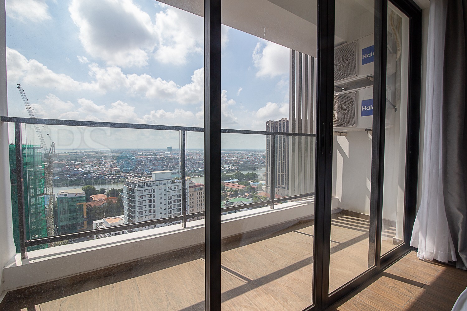Studio Condo For Rent - Tonle Bassac, Phnom Penh - Image 9