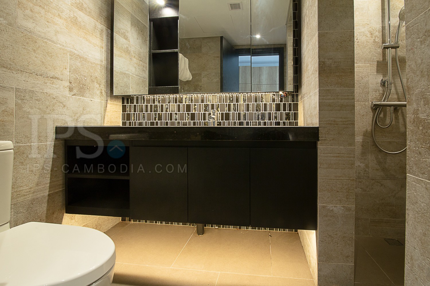 Studio Condo For Rent - Tonle Bassac, Phnom Penh - Image 10