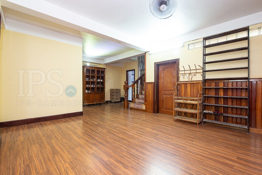 6 Bedroom House For Sale in Phnom Penh - Tonle Bassac