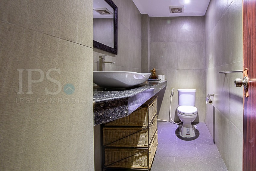 6 Bedroom House For Sale in Phnom Penh - Tonle Bassac