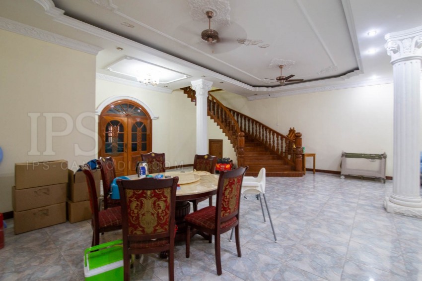 4 Bedroom Villa For Rent - Veal Vong, Phnom Penh