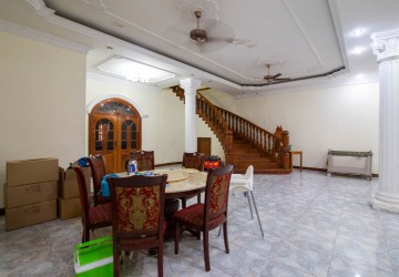4 Bedroom Villa For Rent - Veal Vong, Phnom Penh thumbnail