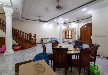 4 Bedroom Villa For Rent - Veal Vong, Phnom Penh thumbnail