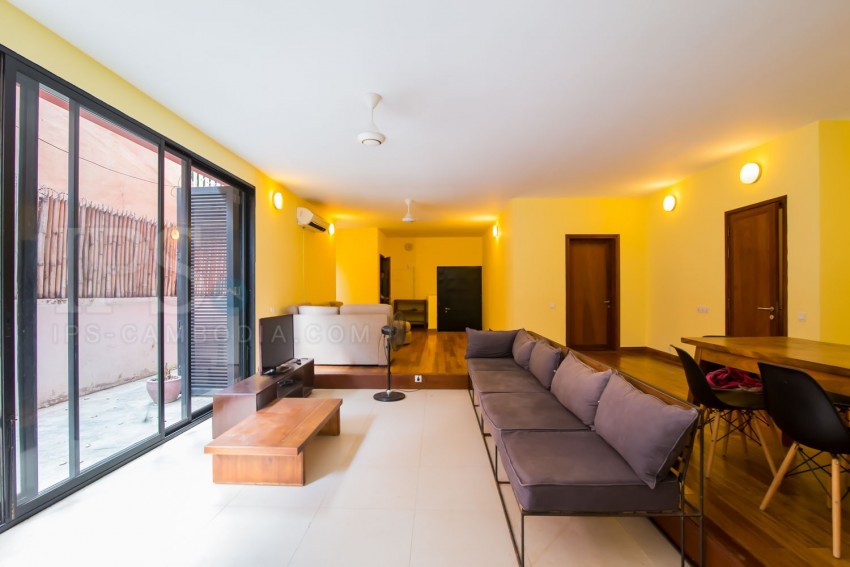 2 Bedroom Aparment For Rent in Tonle Bassac, Phnom Penh