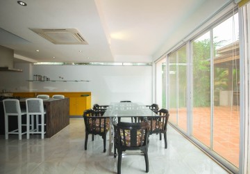 4 Bedroom Western designed Villa  For Sale - Sala Kamreuk, Siem Reap thumbnail