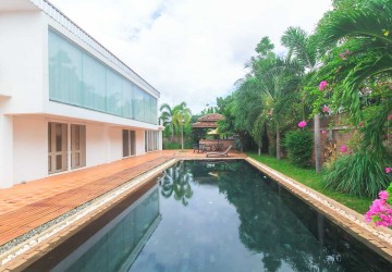 4 Bedroom Western designed Villa  For Sale - Sala Kamreuk, Siem Reap thumbnail