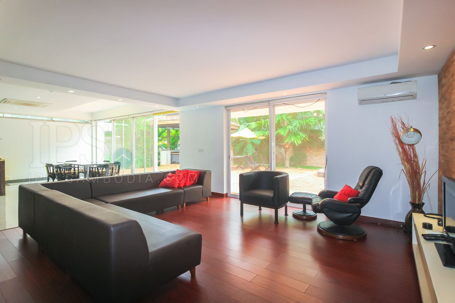 4 Bedroom Western designed Villa  For Sale - Sala Kamreuk, Siem Reap - Image 11