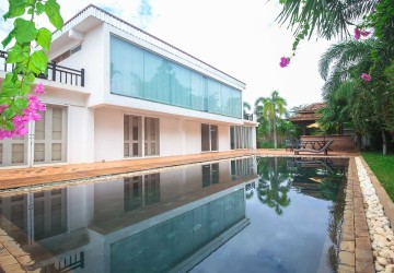 4 Bedroom Western designed Villa  For Sale - Sala Kamreuk, Siem Reap thumbnail