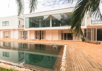 4 Bedroom Western designed Villa  For Sale - Sala Kamreuk, Siem Reap thumbnail