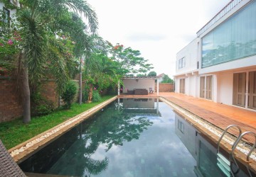 4 Bedroom Western designed Villa  For Sale - Sala Kamreuk, Siem Reap thumbnail