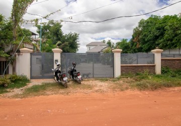 4 Bedroom Villa For Rent - Svay Dangkum, Siem Reap thumbnail