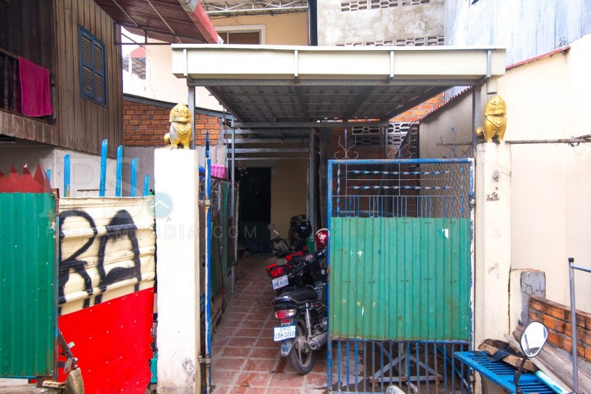 3 Bedroom Town House For Sale - Sen Sok, Phnom Penh