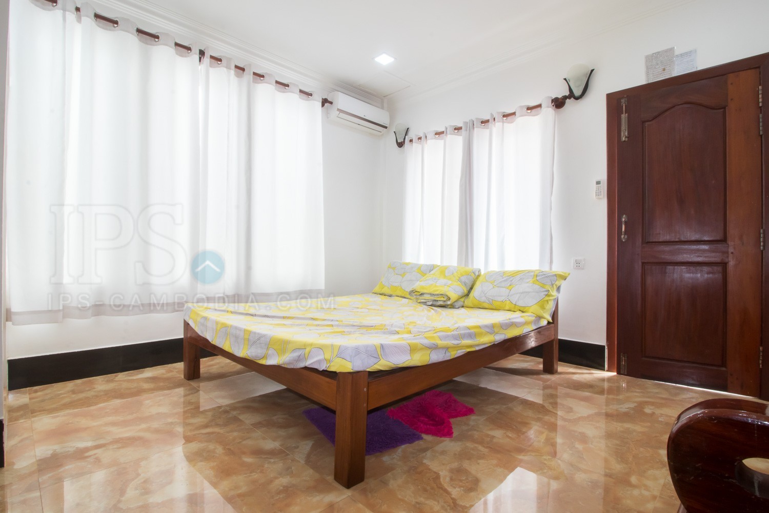 5 Bedroom Villa Behind Night Market - Siem Reap Rentals - Image 16