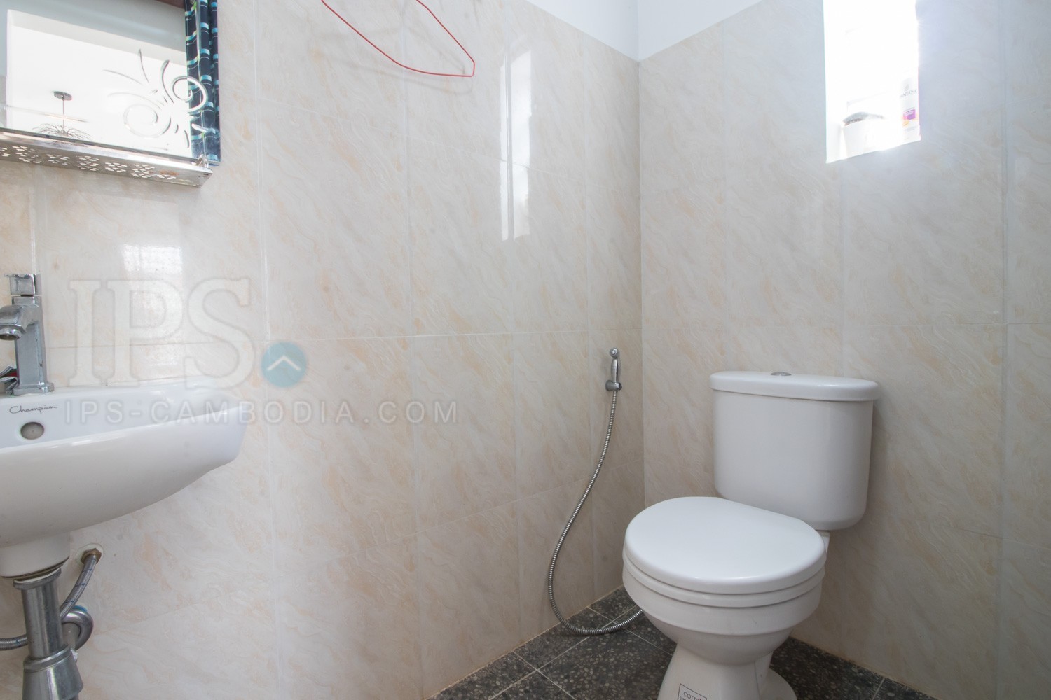 5 Bedroom Villa Behind Night Market - Siem Reap Rentals - Image 13