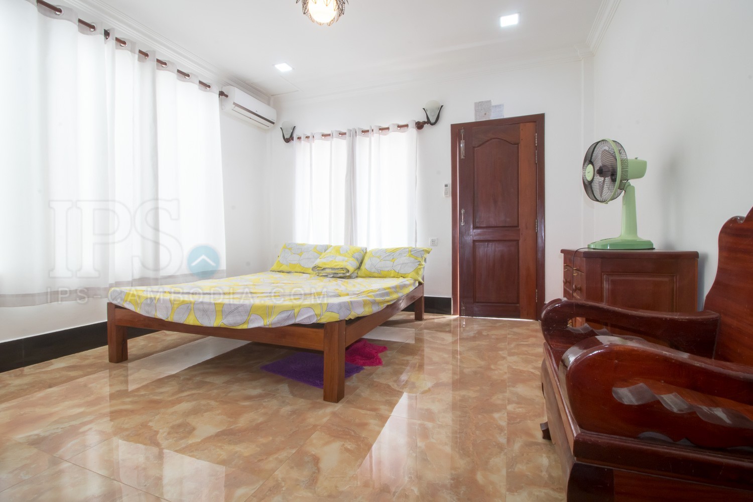 5 Bedroom Villa Behind Night Market - Siem Reap Rentals - Image 14