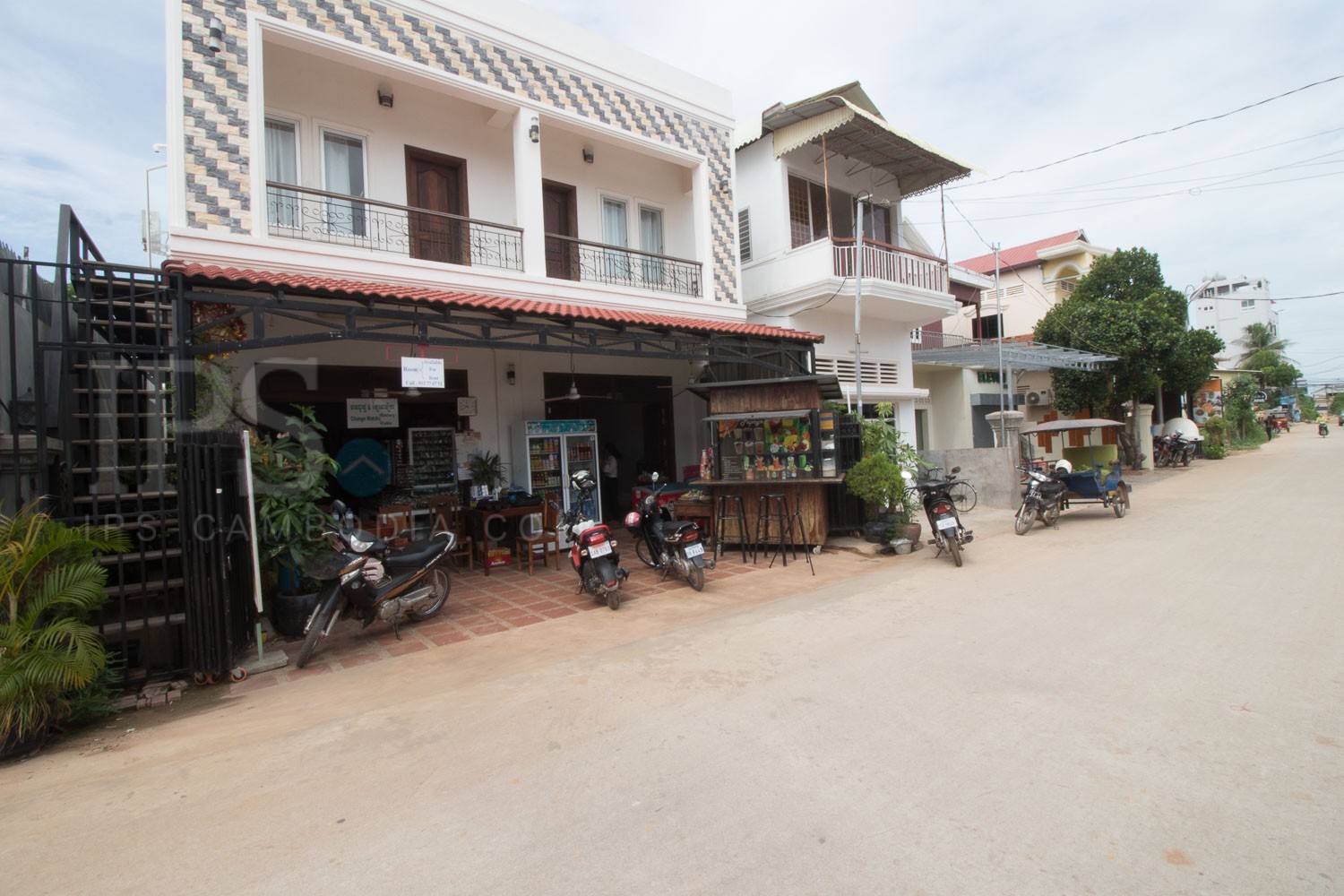 5 Bedroom Villa Behind Night Market - Siem Reap Rentals - Image 23