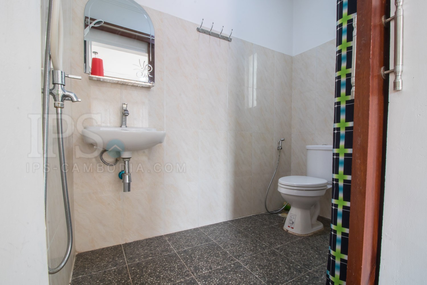 5 Bedroom Villa Behind Night Market - Siem Reap Rentals - Image 19