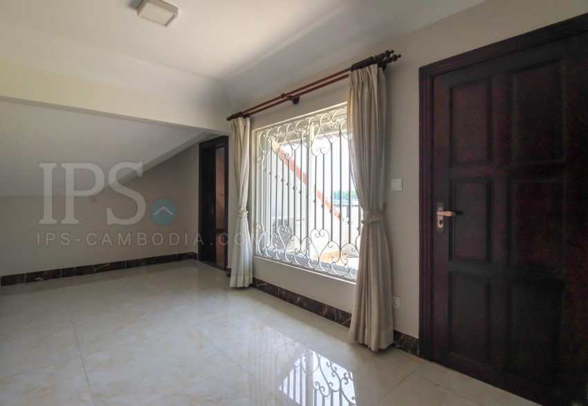 4 Bedroom Villa For Rent - Tonle Bassac, Phnom Penh