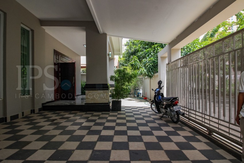 4 Bedroom Villa For Rent - Tonle Bassac, Phnom Penh