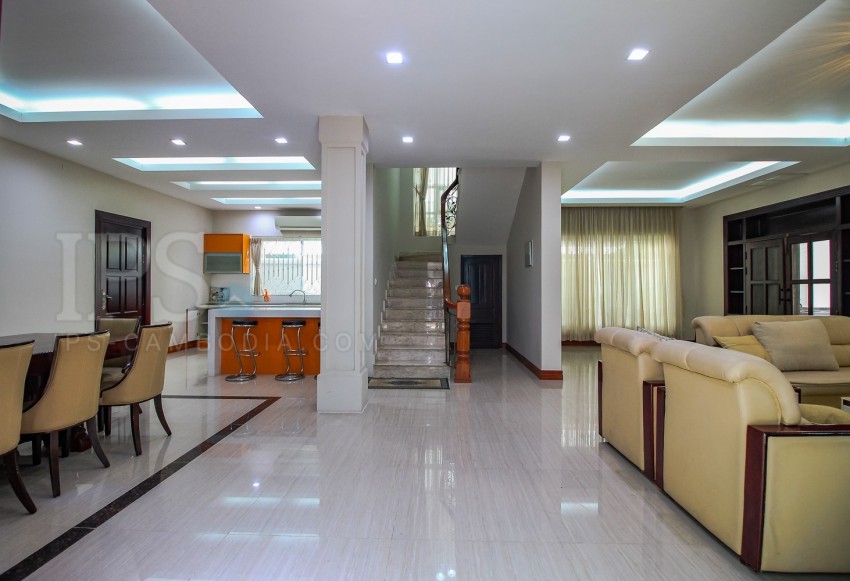 4 Bedroom Villa For Rent - Tonle Bassac, Phnom Penh