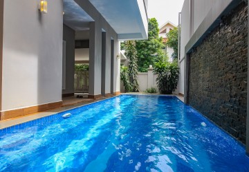 4 Bedroom Villa For Rent - Tonle Bassac, Phnom Penh thumbnail