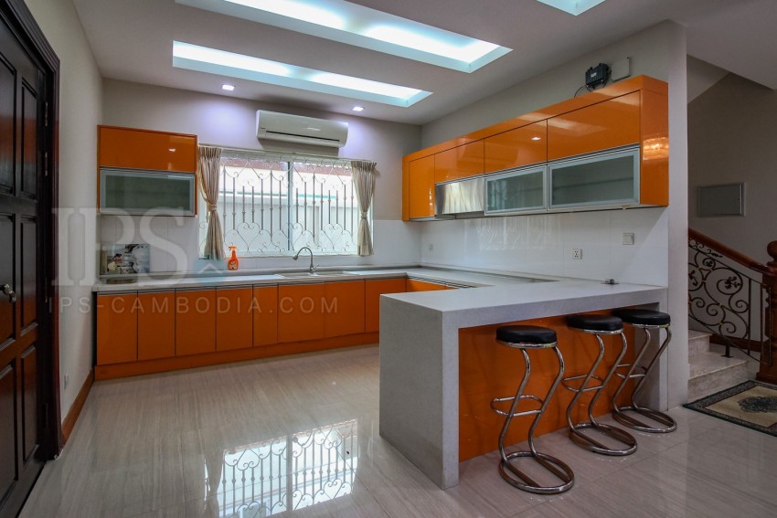 4 Bedroom Villa For Rent - Tonle Bassac, Phnom Penh