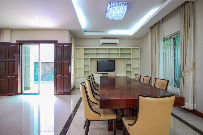 4 Bedroom Villa For Rent - Tonle Bassac, Phnom Penh