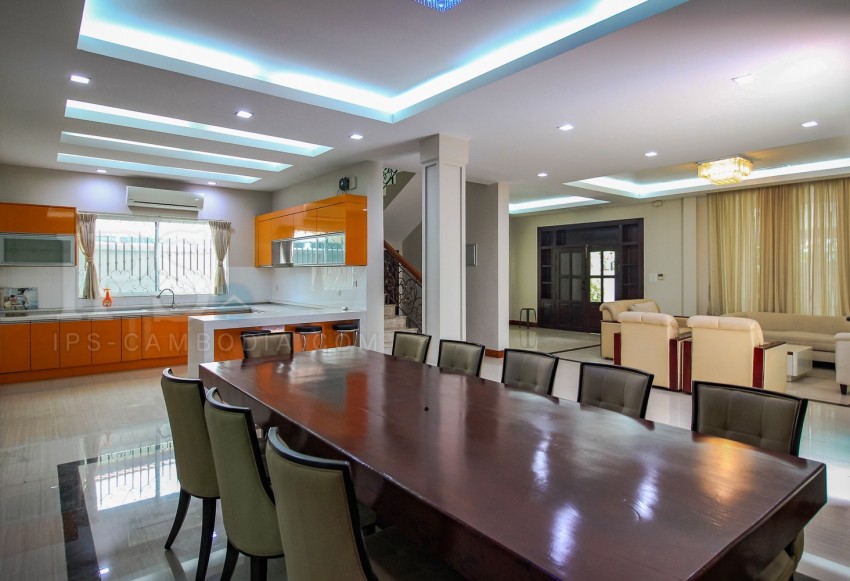 4 Bedroom Villa For Rent - Tonle Bassac, Phnom Penh