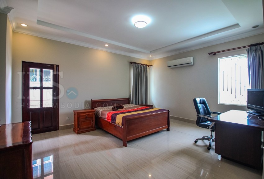 4 Bedroom Villa For Rent - Tonle Bassac, Phnom Penh