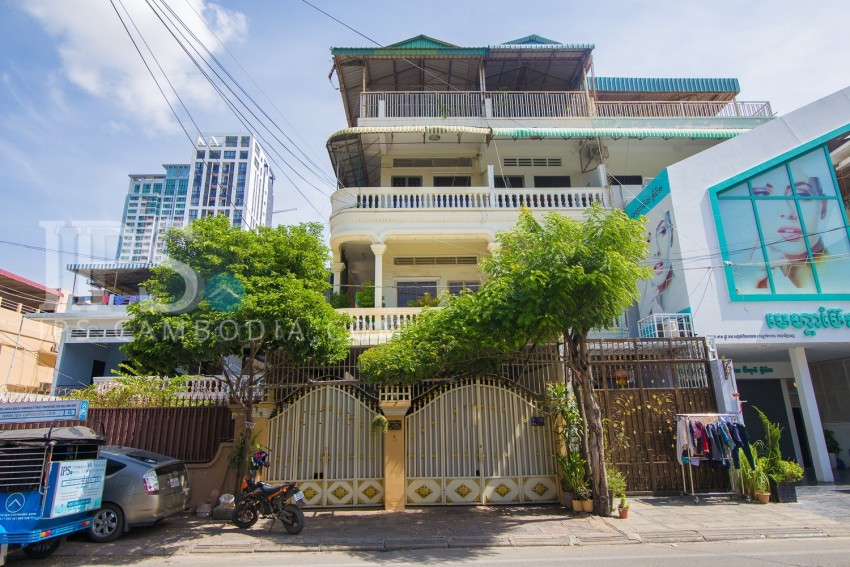 9 Bedrooms Commercial Building For Rent - BKK1, Phnom Penh