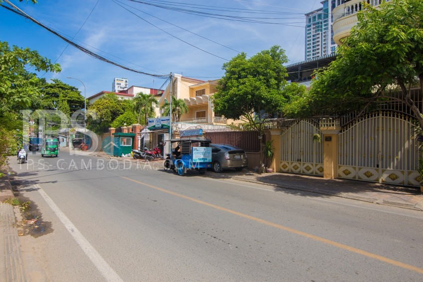 9 Bedrooms Commercial Building For Rent - BKK1, Phnom Penh