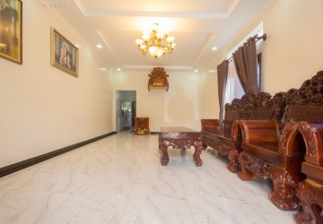 3 Bedroom Flat For Rent - Svay Dangkum, Siem Reap thumbnail