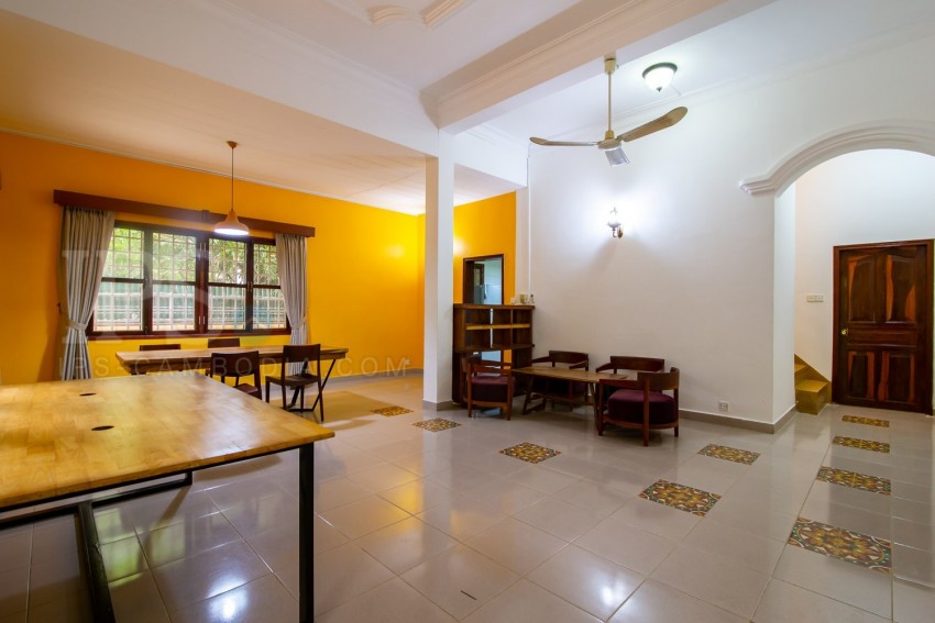 4 Bedrooms Townhouse For Rent - Tonle Bassac, Phnom Penh