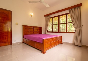 4 Bedrooms Townhouse For Rent - Tonle Bassac, Phnom Penh thumbnail