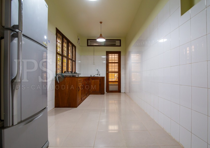 4 Bedrooms Townhouse For Rent - Tonle Bassac, Phnom Penh