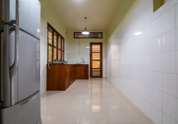 4 Bedrooms Townhouse For Rent - Tonle Bassac, Phnom Penh thumbnail