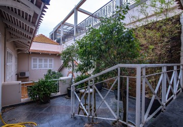 5 Bedroom Townhouse For Rent - Chakto Mukh, Phnom Penh thumbnail