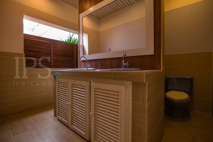 5 Bedroom Townhouse For Rent - Chakto Mukh, Phnom Penh