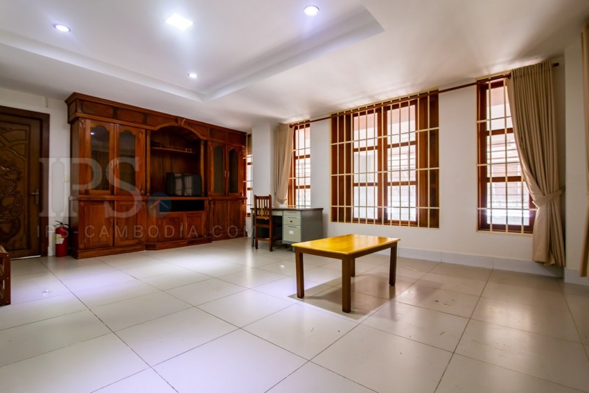 3 Bedrooms Services Apartment For Rent -  Russian Market, Phnom Penh