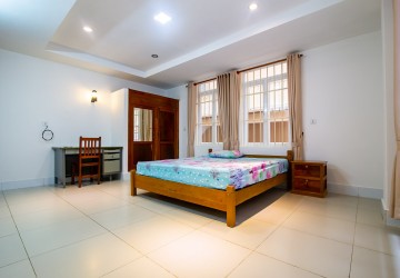 3 Bedrooms Services Apartment For Rent -  Russian Market, Phnom Penh thumbnail