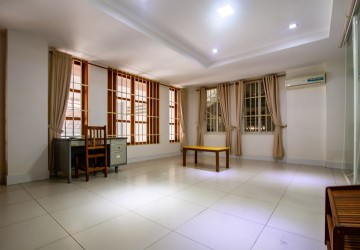 3 Bedrooms Services Apartment For Rent -  Russian Market, Phnom Penh thumbnail