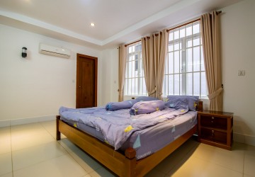 3 Bedrooms Services Apartment For Rent -  Russian Market, Phnom Penh thumbnail