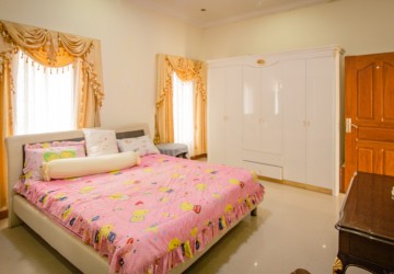 5 Bedrooms Villa For Rent in Boeng Salang , Phnom Penh thumbnail