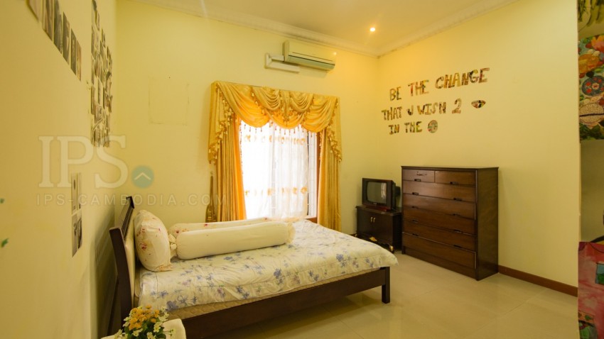 5 Bedrooms Villa For Rent in Boeng Salang , Phnom Penh