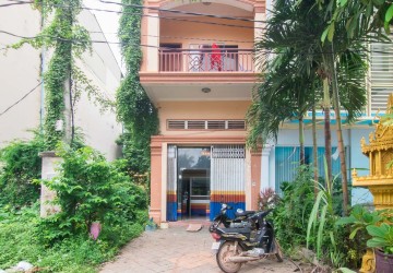4 Bedroom Apartment For Sale - Slor Kram, Siem Reap thumbnail