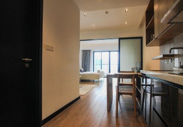 Studio Room Condo Unit For Rent - Tonle Bassac, Phnom Penh thumbnail