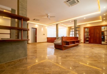 3 Bedroom Villa For Rent - Tonle Bassac, Phnom Penh thumbnail